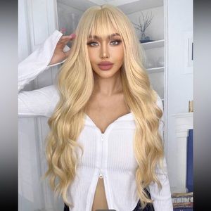 Brand New Synthetic heat resistant blonde wigs Barbie Wavy with Bangs 26 Inch